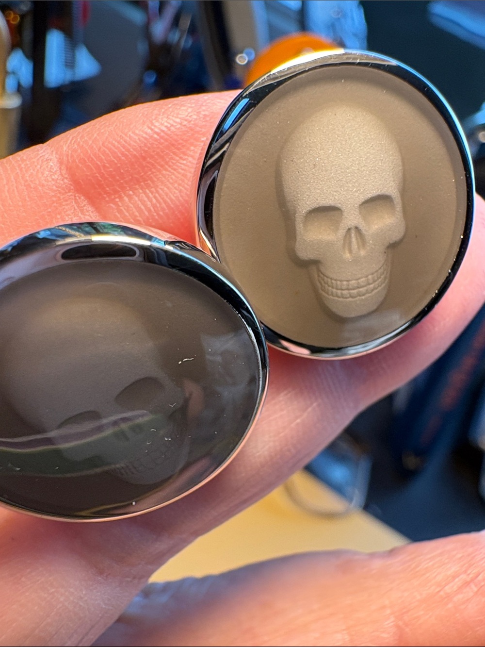 Alexander McQueen Gray Skull Round Cufflinks